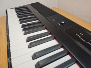 Piano digital RockJam RJ88DP de segunda mano