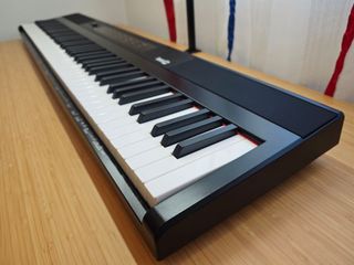 Piano digital RockJam RJ88DP de segunda mano