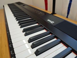 Piano digital RockJam RJ88DP de segunda mano