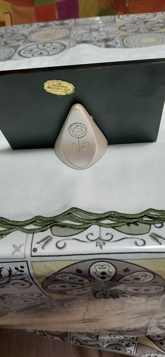 Porta foto con simboli giocosi