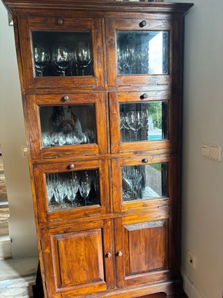 Mueble vitrina madera 