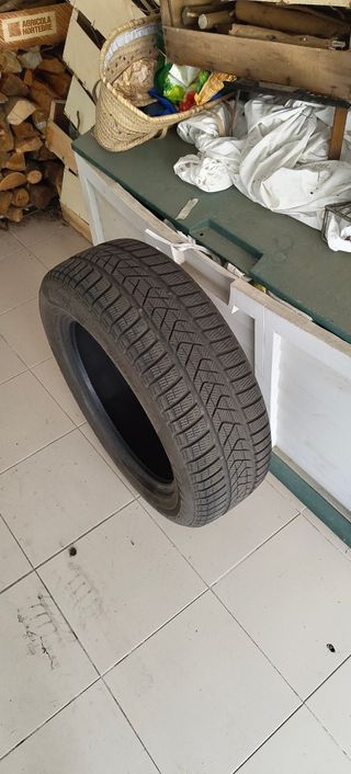 4 Neumáticos Invierno Pirelli Sottozero 225/60 R18