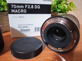 Sigma 70mm F2.8 DG Macro Canon