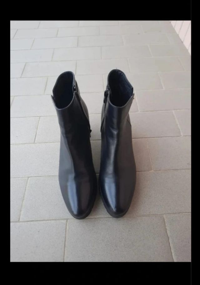 Stivaletti in pelle Luca Grossi neri