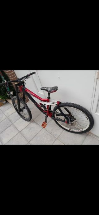 Bicicleta Downhill Strinky