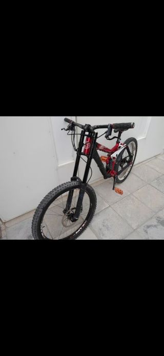 Bicicleta Downhill Strinky