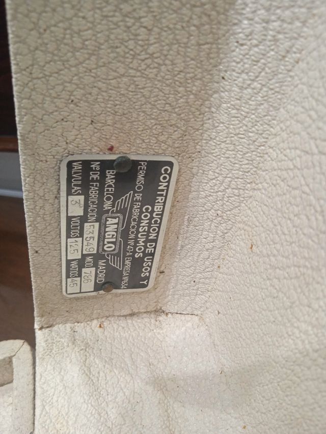 Vecchio giradischi vintage, ANGLO