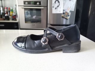  Merceditas-mary janes negras talla 35.
