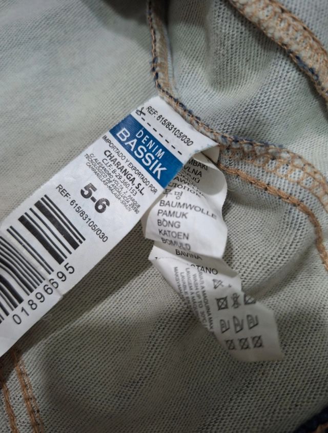 Cazadora vaquera. Talla: 5-6 años(116cm)