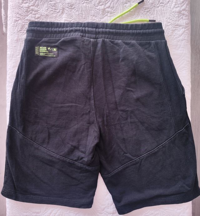 Shorts New York Yankees Negro-Amarillo