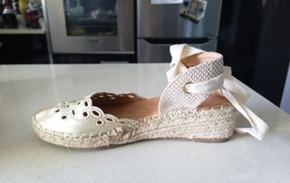 Alpargatas doradas talla 35