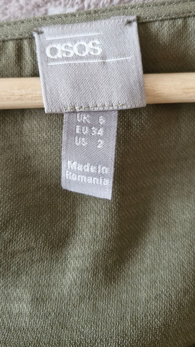 VESTIDO ASOS VERDE CAQUI