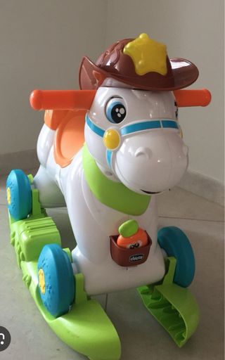 Cavallo a dondolo chicco