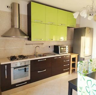 Cucina pratica e componibile