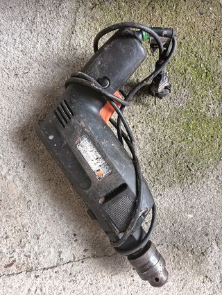 Taladro Black & Decker usado