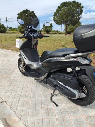 Piaggio Beverly 350