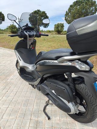 Piaggio Beverly 350