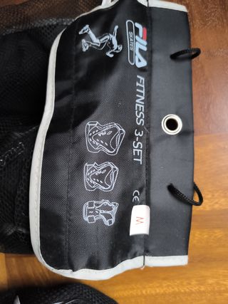 Rodilleras, coderas y muñequeras FILA