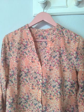 Blusa floral manga larga