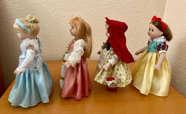 8,5€/muñeca. Muñecas de porcelana cuentos Disney