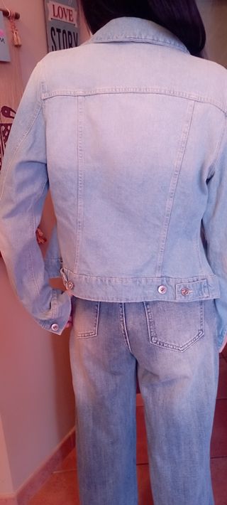 Giubbotto jeans chiaro donna.