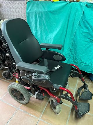 Silla de ruedas eléctrica marca Quickie