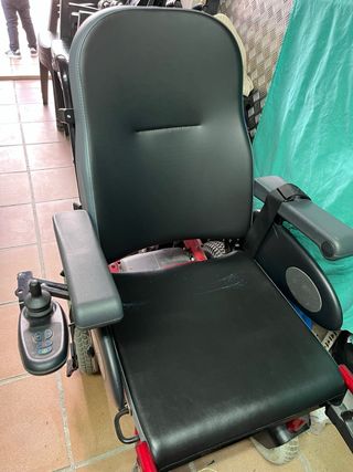 Silla de ruedas eléctrica marca Quickie