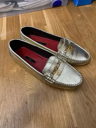 Zapatos de piel dorados Carolina Herrera