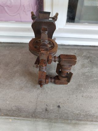 Modellino di filirarino antico