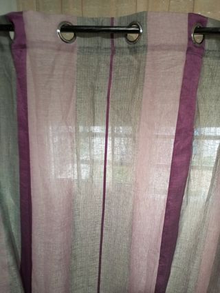 Cortinas rayas grises y moradas