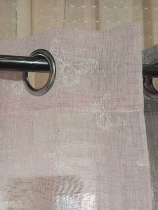 Cortinas rayas grises y moradas