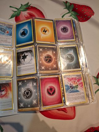 Álbum de cartas Pokémon completo