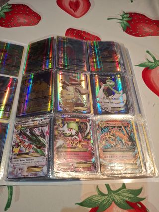Álbum de cartas Pokémon completo