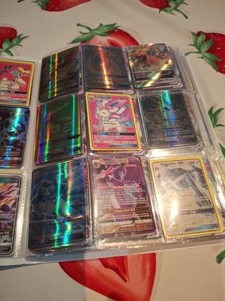 Álbum de cartas Pokémon completo