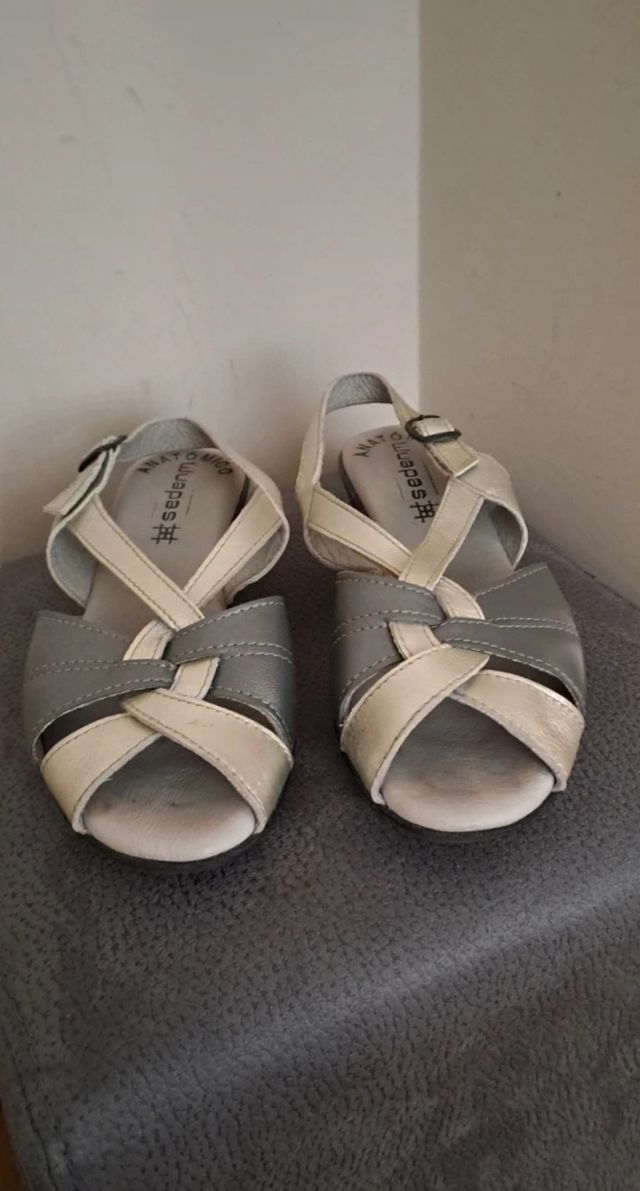 Sandalias de mujer, de piel, talla 37