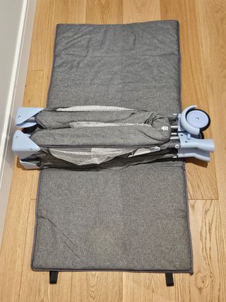 Cuna de viaje Kinderkraft Joy gris