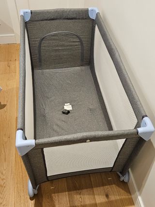 Cuna de viaje Kinderkraft Joy gris