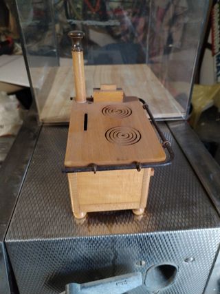 Stufa salvadanaio legno vintage