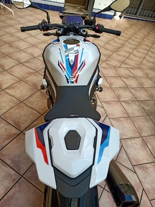 BMW S1000R paquete M.