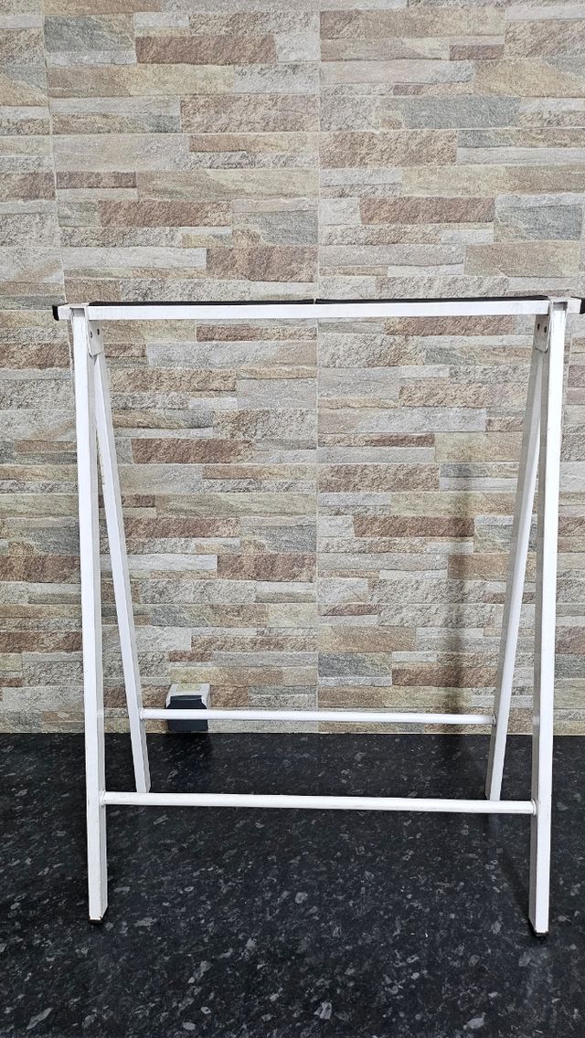 4 caballetes blancos de aluminio