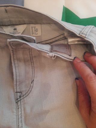 Vaquero gris claro niño marca HM.