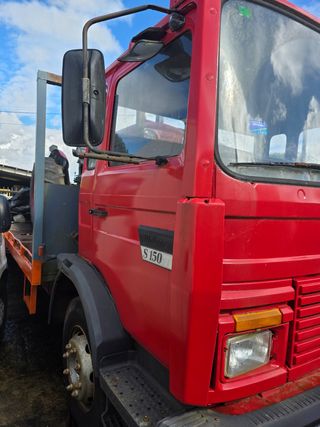 Renault S150 - Camión Grúa