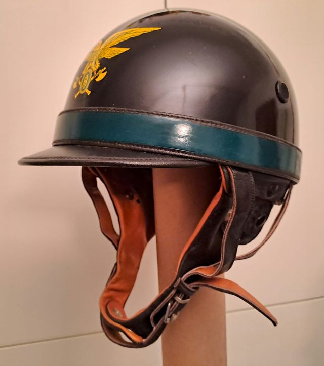 Casco da moto AGV della forestale