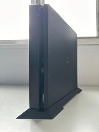 PS4 Slim (Playstation 4) + Mando + 2 juegos