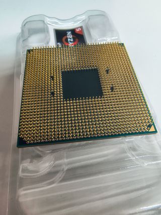 CPU AMD Ryzen 5 2600x con dissipatore Wraith