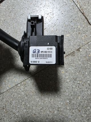 Palanca derecha audi a3 8p 2011
