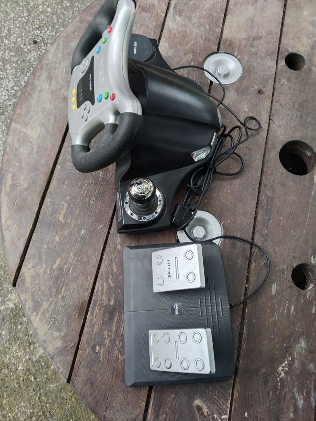 Volante NGS Pit Lane con pedales