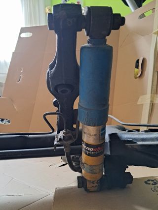 Puente trasero, manguetas y suspensión de saxo f2