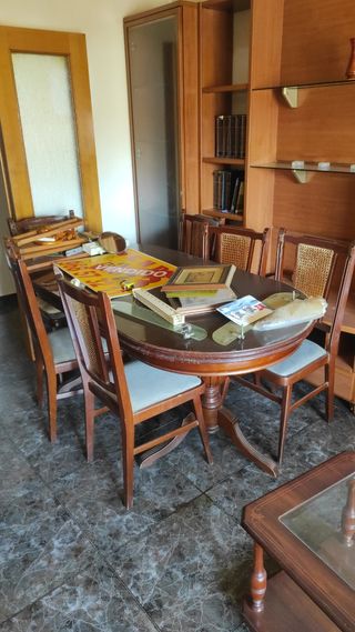 Mesa salón extensible y sillas