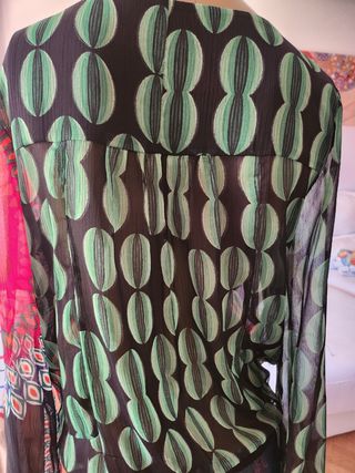 Blusa estampada  marca: DesiGual
